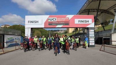 Sakarya Büyükşehir Belediyesi’nin Ayçiçeği Bisiklet Vadisi’nde düzenlediği “Sağlıklı Yaşamın Desteklenmesi”