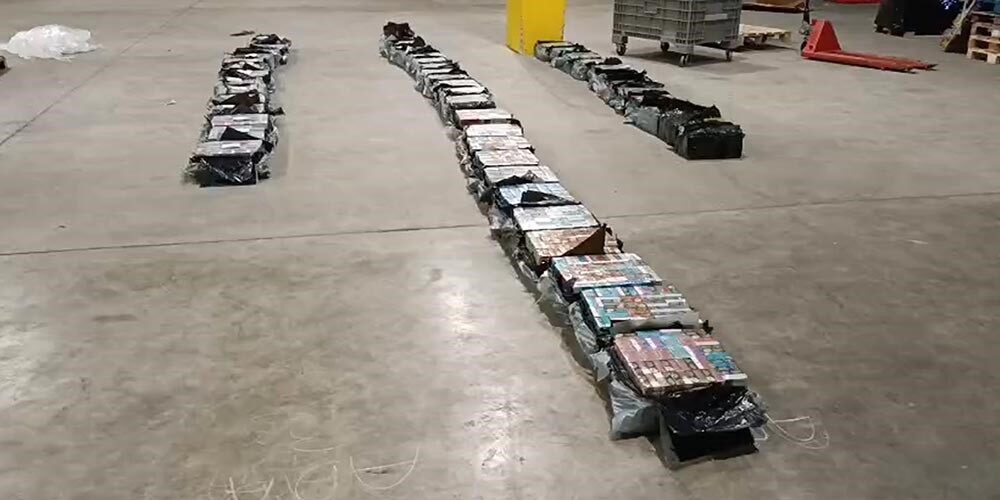 Sakarya’nın Hendek ilçesinde polisin durdurduğu araçta 312 bin gümrük kaçağı