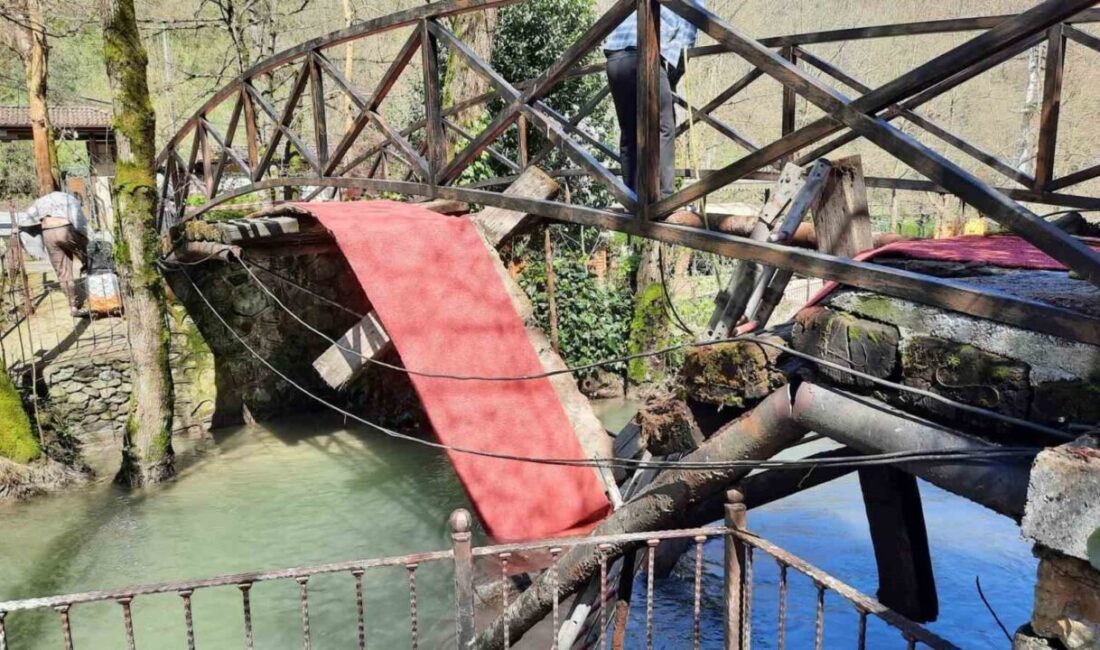 Sakarya’nın Sapanca ilçesinde dere üzerinde bulunan asma köprünün çökmesi neticesinde