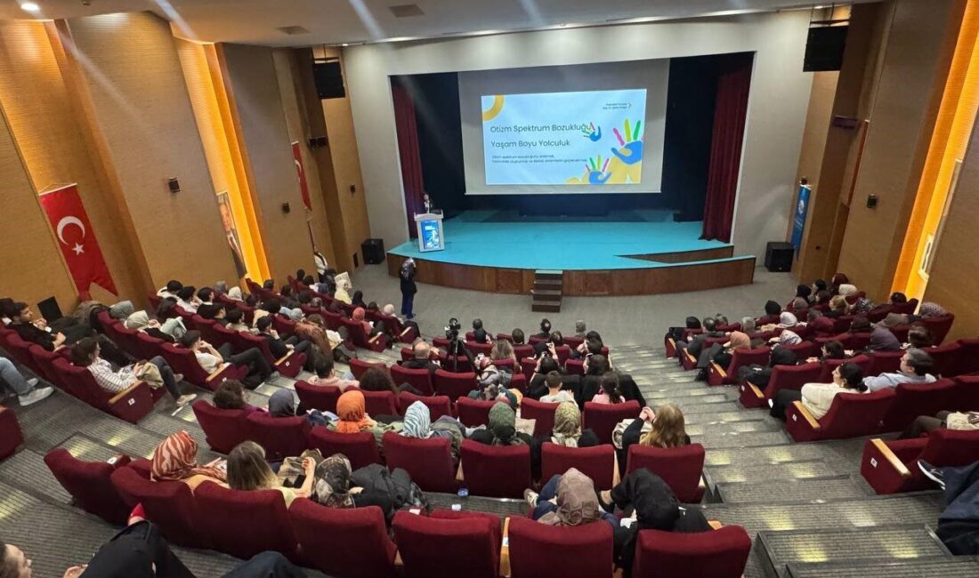 Sakarya’da düzenlenen “Otizmi Anlamak” panelinde, erken tanının önemi, bilimsel yaklaşım