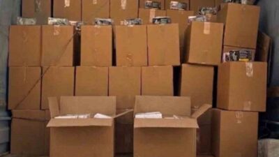 Sakarya’da polis ekiplerince düzenlenen operasyonda, iki araç içerisinde piyasa değeri