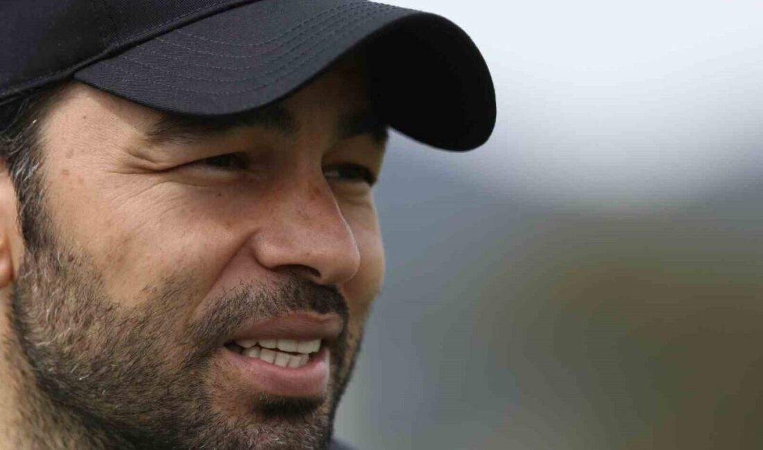 Kocaelispor Teknik Direktörü Selçuk İnan, Konyaspor maçında kırmızı kart gördükten