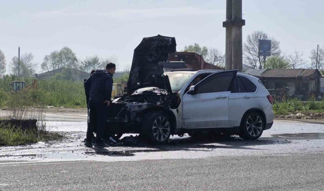 Düzce(İHA) – Düzce’de seyir halindeyken motor kısmından alev alan cip