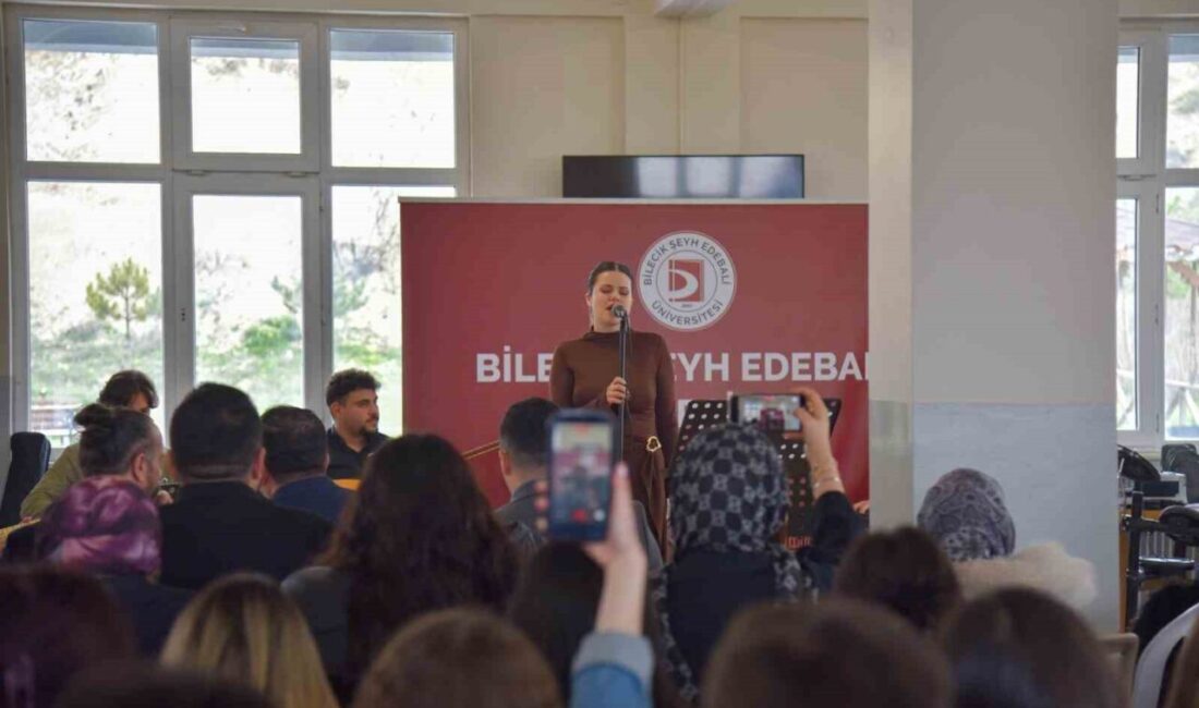 Bilecik Şeyh Edebali Üniversitesi Söğüt Meslek Yüksekokulunda düzenlenen ’Kampüs Konserleri’