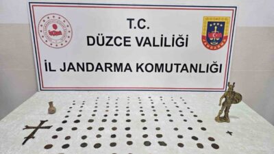 DÜZCE (İHA) – Düzce’de ellerindeki tarihi eserleri satmak için müşteri