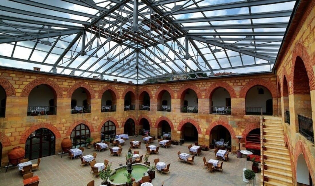 Kastamonu’da Vakıflar Bölge Müdürlüğü tarafından tahliye edilen Tarihi Kurşunlu Han’ın