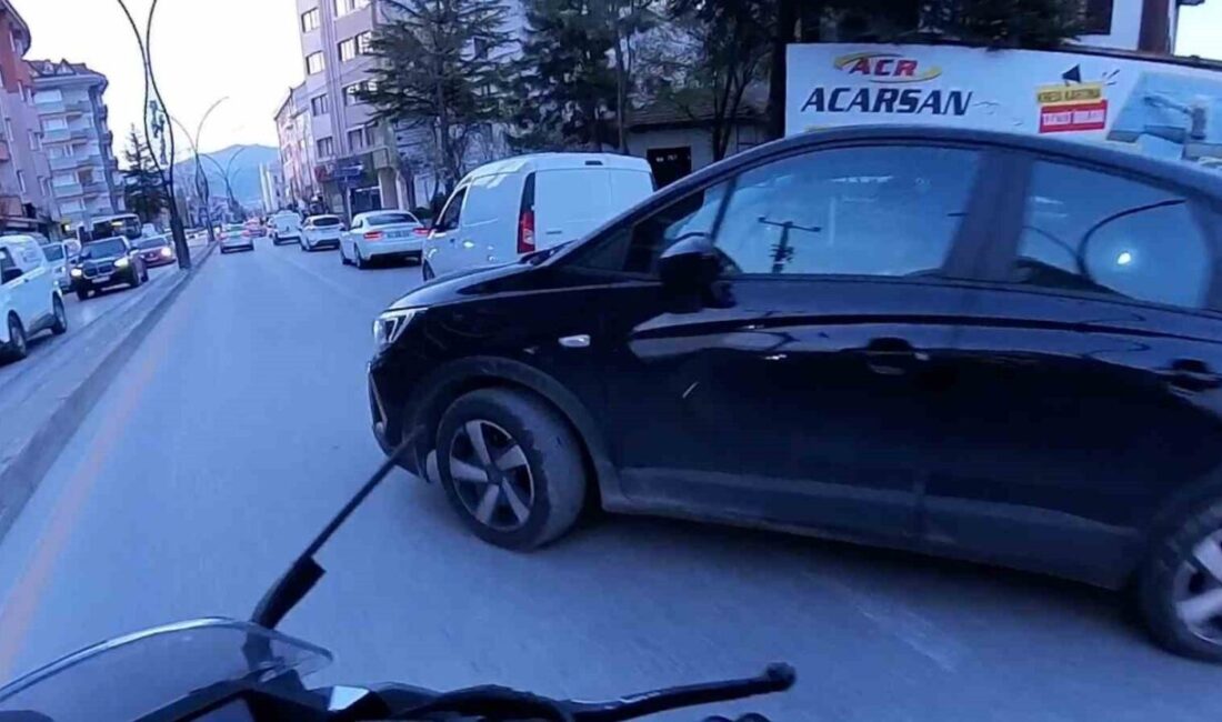 Bolu’da aniden yola çıkarak motosikletliyi tehlikeye atan ve ardından “Hatalı