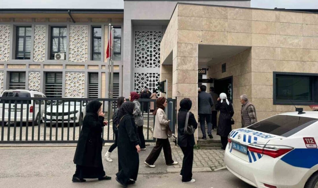 Sakarya’nın Akyazı ilçesinde, umre ibadetini yerine getirmek isteyen yaklaşık 200