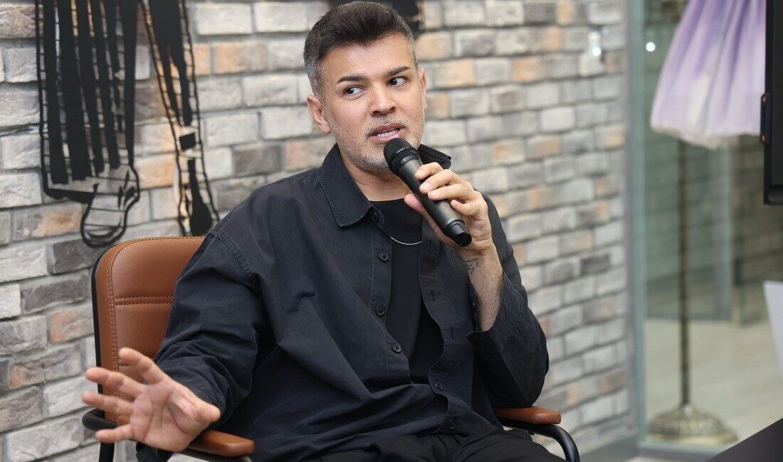 Kocaeli Moda Akademisi’nde düzenlenen kariyer günlerine katılan moda tasarımcısı Cihan