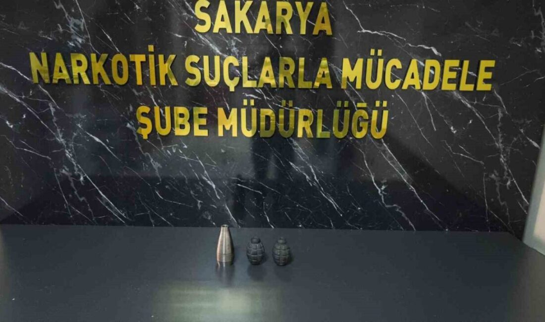 Sakarya’da düzenlenen uyuşturucu operasyonunda, bir şüphelinin evinde el bombası ve