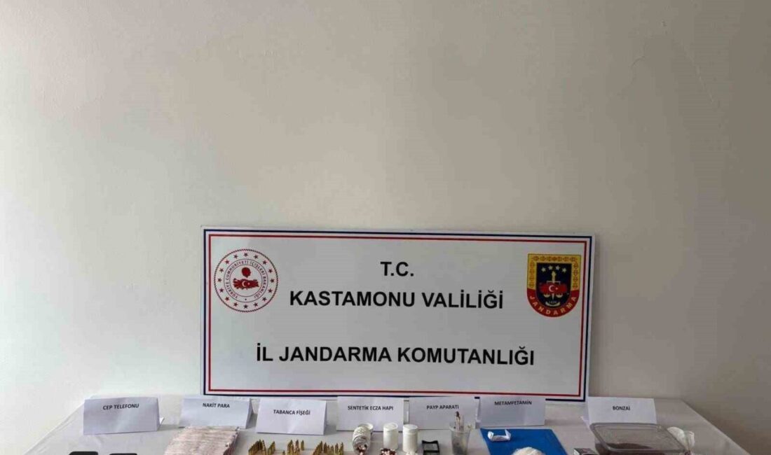Kastamonu’nun Tosya ilçesinde jandarma ekipleri tarafından düzenlenen uyuşturucu operasyonunda yakalanan