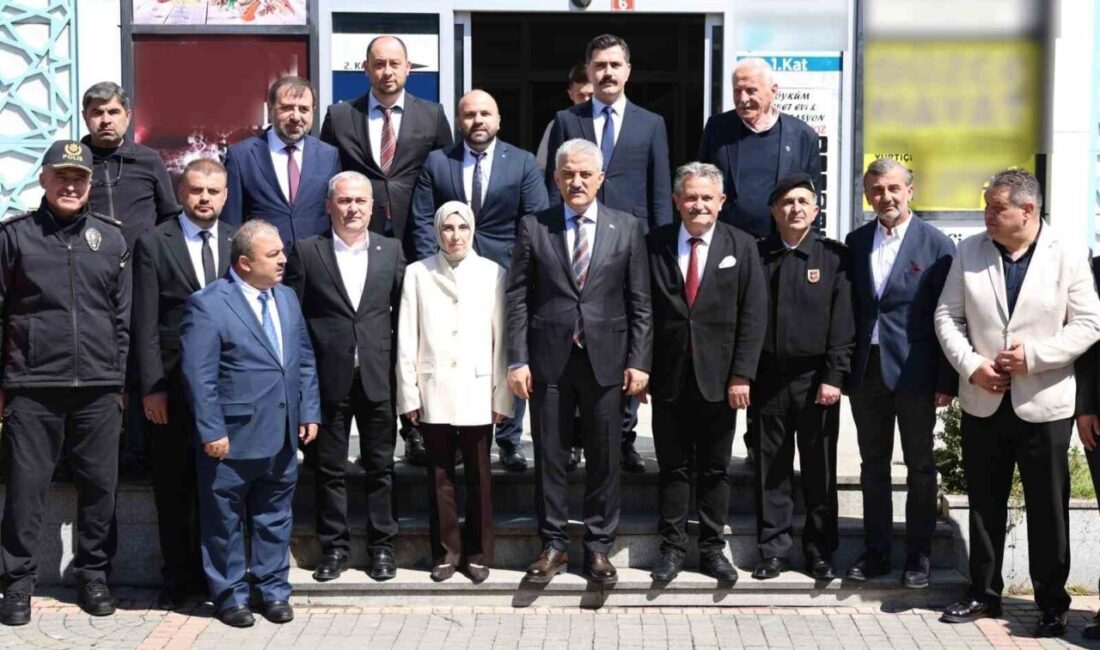 Düzce Valisi Mehmet Makas, il protokolü ile birlikte Cumayeri ilçesine