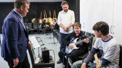 Bilecik Valisi Faik Oktay Sözer, Gençlik Merkezi’nde yürütülen faaliyetleri yerinde