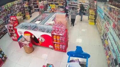 Kocaeli’nin Kartepe ilçesinde markette otizmli olabileceği değerlendirilen çocuğun darp edildiği