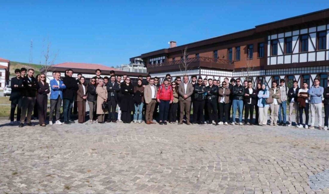 Yalova Makine İhtisas Organize Sanayi Bölgesi’nin TEKNOFEST’e hazırlanan gençlerin teknoloji