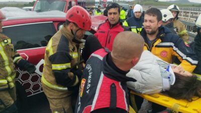 Yalova’da tır ile otomobilin çarpışması sonucu meydana gelen kazada 4