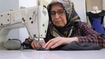 Sakarya’nın Adapazarı ilçesinde yaşayan 65 yaşındaki Remziye Demir, çocuklarını okutmak