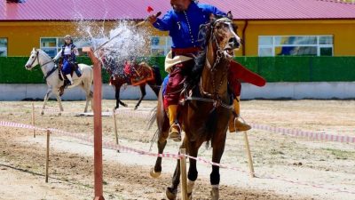 Bilecik’in Söğüt ilçesinde 81 ilden gelen öğrenciler tarihi alanları gezdi.