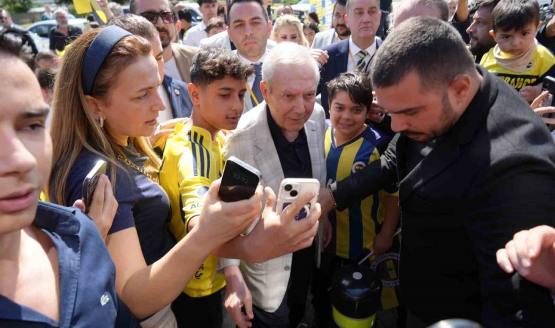 Fenerbahçe Kulübü Başkan Adayı Aziz Yıldırım, Kocaeli’de taraftarlarla bir araya