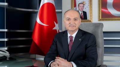 Düzce Belediye Başkanı Dr. Faruk Özlü, yayınladığı mesajında annelik kavramının