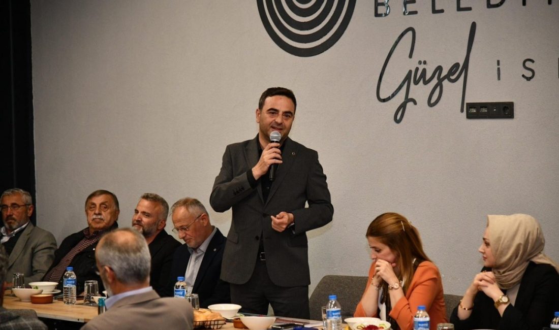 Sivil toplum kuruluşlarının temsilcileriyle bir araya gelen Başiskele Belediye Başkanı