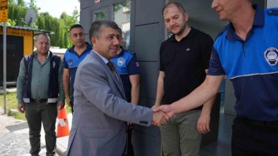 DÜZCE (İHA) – Düzce Belediyesi Başkan Yardımcısı Hasan Günden, Kurban