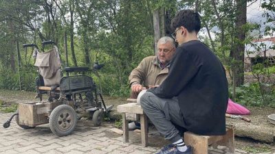 Kastamonu’nun İhsangazi ilçesinde bedensel engelli baba, 5 yıldır oğluyla birlikte