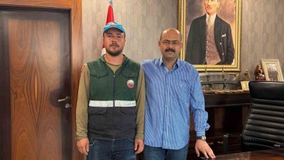 Kastamonu’nun Tosya ilçesinde belediye personeli, çalışma sırasında bulduğu altını belediyeye