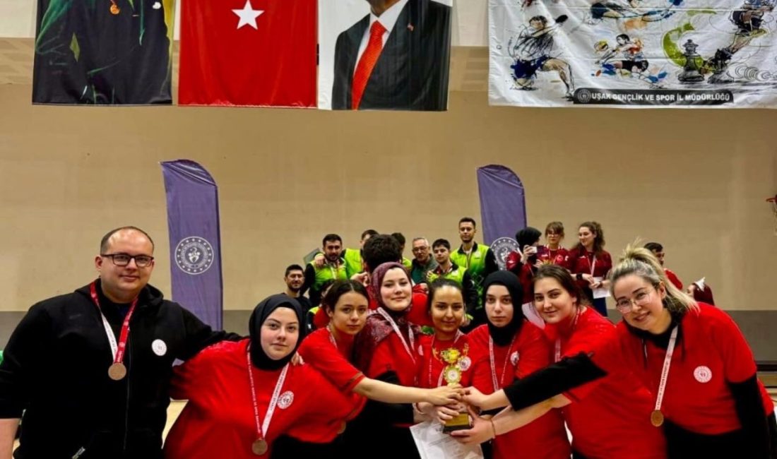 Bilecik Masa Tenisi Kız Takımı Ege Bölgesi üçüncüsü oldu. Uşak’ta