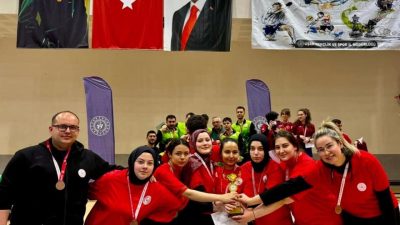 Bilecik Masa Tenisi Kız Takımı Ege Bölgesi üçüncüsü oldu. Uşak’ta