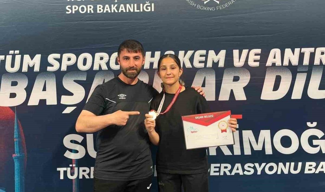 Bilecikli boksör Yaprak Altundal Türkiye şampiyonu oldu. Bayburt’ta düzenlenen Türkiye