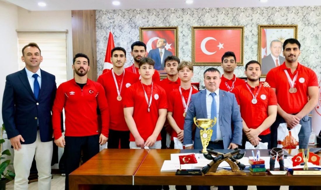Bilecikli sporcular YURTLİG Bilek Güreşi Türkiye Şampiyonu oldu. Isparta’da gerçekleştirilen