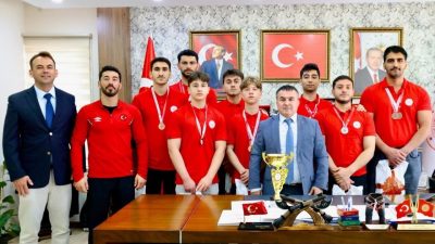 Bilecikli sporcular YURTLİG Bilek Güreşi Türkiye Şampiyonu oldu. Isparta’da gerçekleştirilen