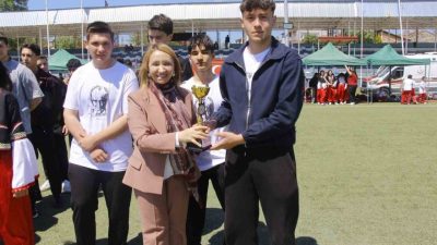 Bilecik’in Pazaryeri ilçesinde çeşitli spor branşlarında derece elde eden öğrencilere