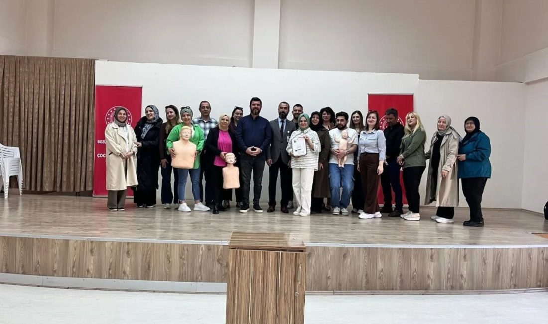 Bilecik’in Bozüyük ilçesinde personele yönelik ilk yardım uygulamaları anlatıldı. Bilecik