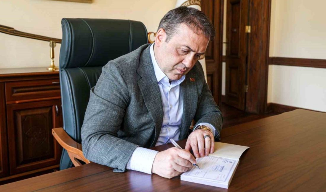 Bilecik Valisi Faik Oktay Sözer, Gazze için kurban bağışında bulundu.