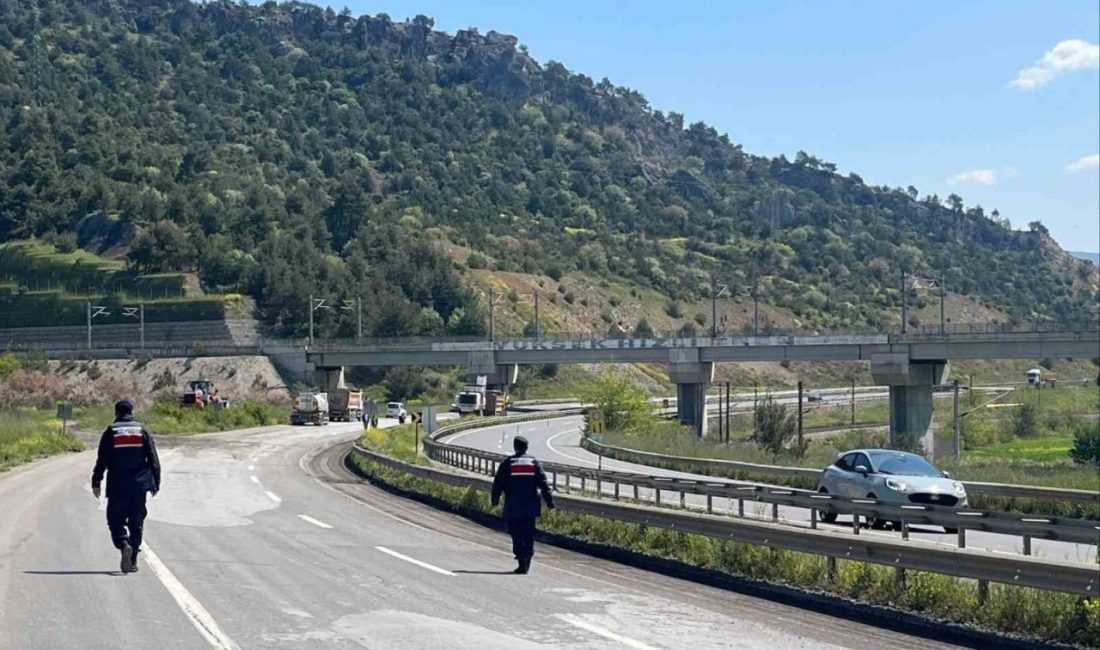Bilecik’te D-650 karayolu üzerinde sürücüleri etkileyecek çalışma başladı. Edinilen bilgilere