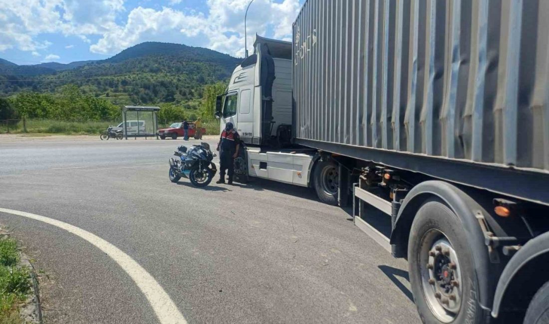 Bilecik’te tır ile motosikletin çarpışması sonucu meydana gelen trafik kazasında