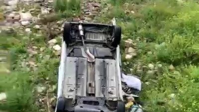 Bolu’nun Mengen ilçesinde hafif ticari aracın yaklaşık 5 metre yükseklikten