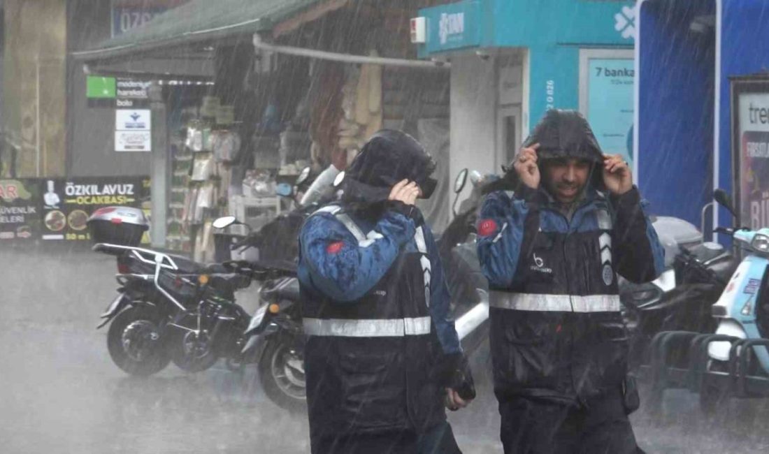 Bolu’da aniden bastıran kuvvetli sağanak yağış hayatı olumsuz etkiledi. Yağmura