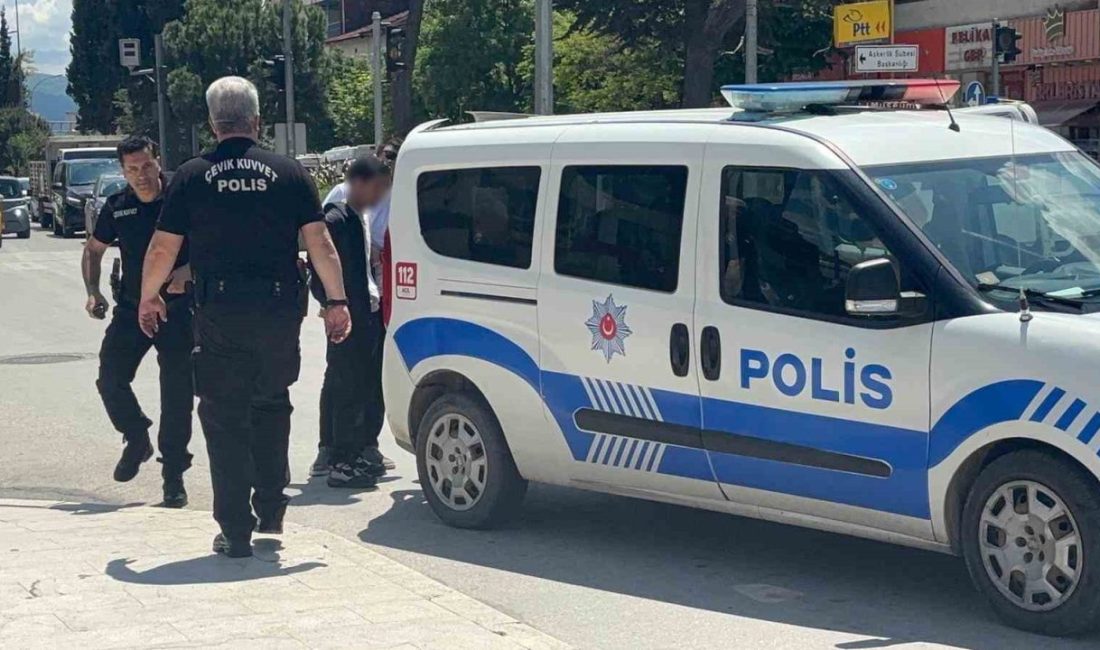 Bilecik’te boşanma aşaması karısıyla çarşıda karşılana şahıs bir süre eişiyle
