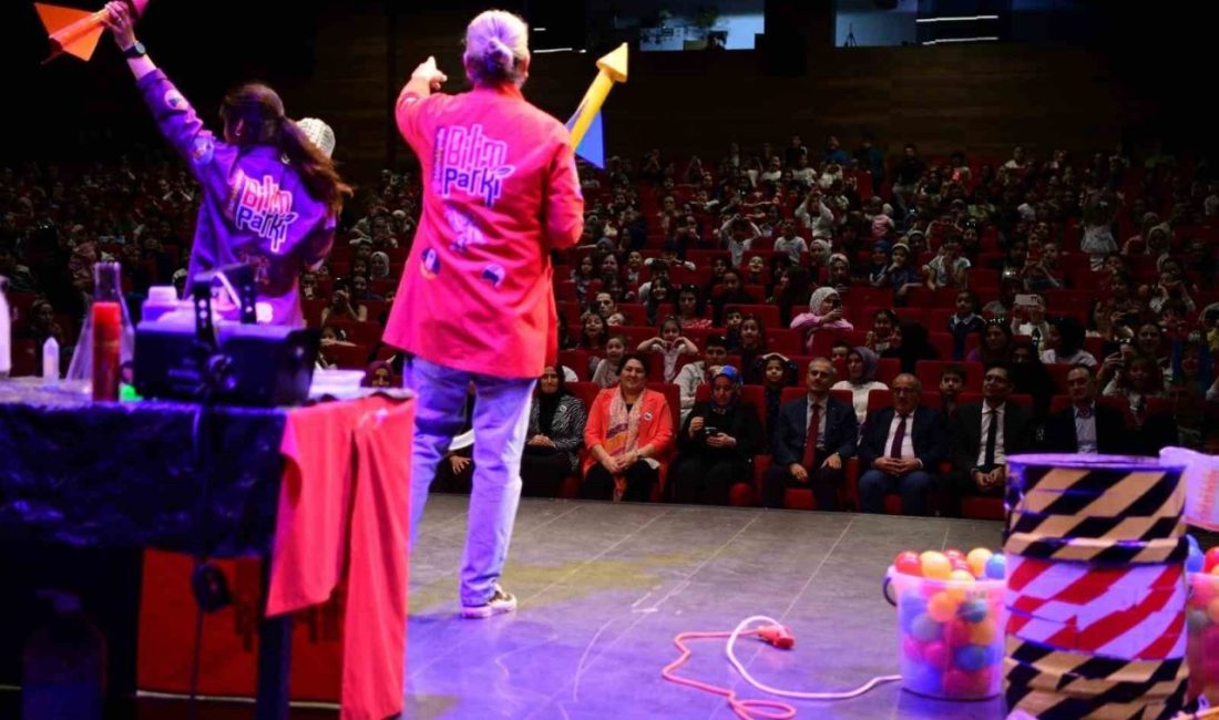 Çayırova’da bu yıl 2’ncisi düzenlenen bilim şenliği, 4 gün boyunca