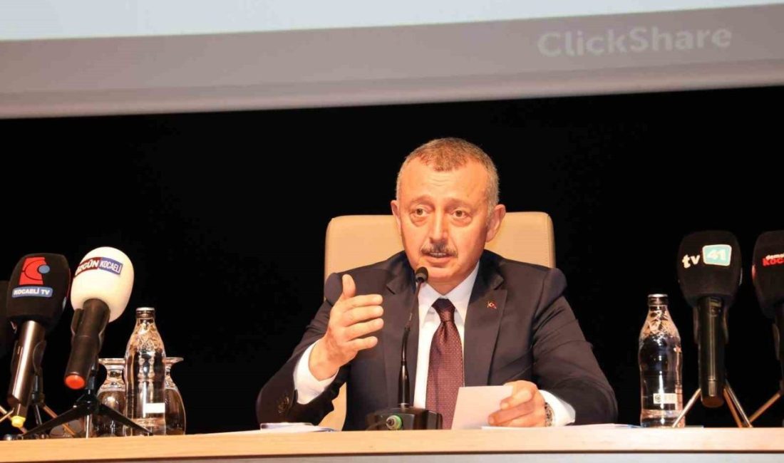 Kocaeli Büyükşehir Belediye Başkanı Tahir Büyükakın, İzmit Körfezi Dip Çamuru