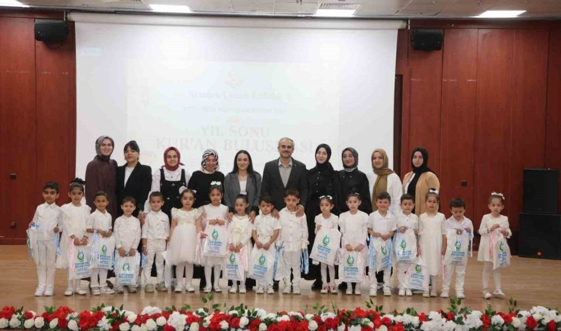 Çayırova’da faaliyet gösteren çocuk kulüplerinde eğitim gören minik öğrenciler için