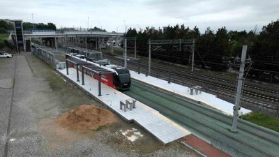 Kocaeli’de Akçaray Tramvay Hattı’nda yolcu kapasitesini artırmak amacıyla yürütülen “çift