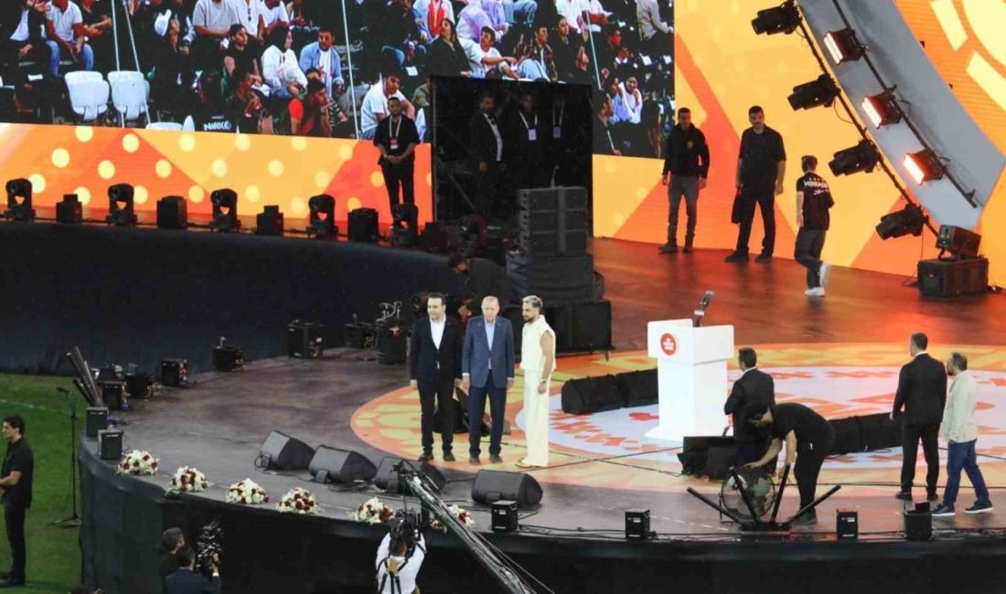 Cumhurbaşkanı Recep Tayyip Erdoğan, Kocaeli Stadyumu’nda düzenlenen “Bir Gençlik Şöleni”ndeki