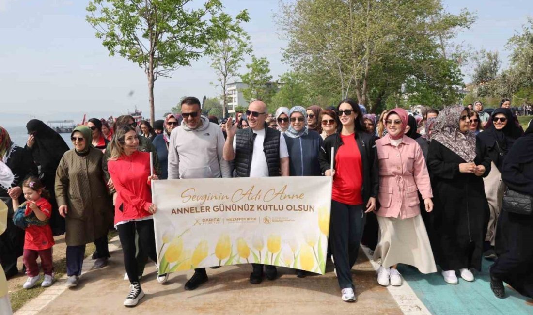 Darıca’da Anneler Günü yürüyüşü düzenlendi Darıca’da Anneler Günü dolayısıyla düzenlenen yürüyüş programı renkli görüntülere sahne