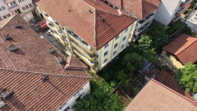 Düzce’de 3 katlı binanın ikinci katındaki boş dairede çıkan yangın