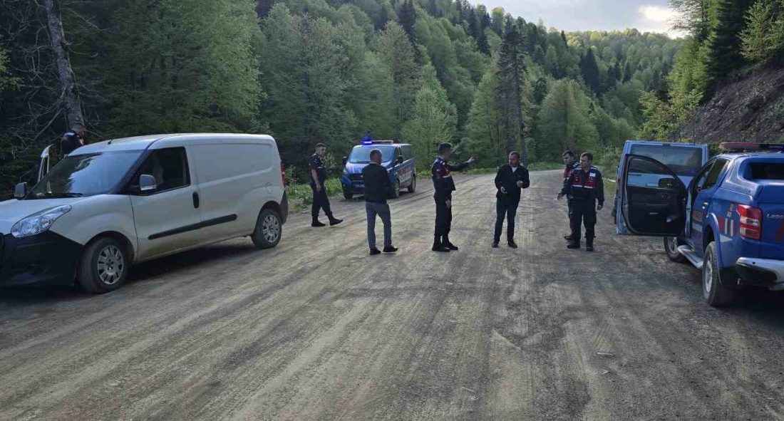 Düzce’nin Samandere köyü Sinekli Yaylası yolunda başından vurulmuş halde bulunan