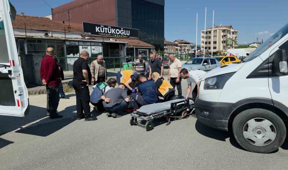 Düzce’de minibüs, motosiklete çarptı 1 yaralı DÜZCE(İHA) – Düzce’de meydana gelen trafik kazasında minibüs ile motosiklet